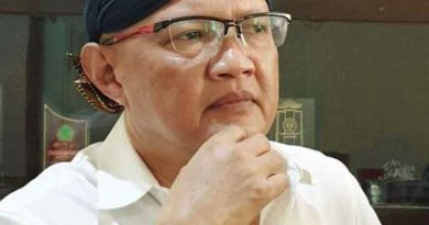 Karya Seni Itu Seperti Lampu